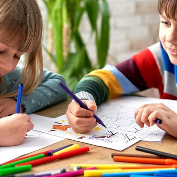 Watercolor Kit with Outlines, 12 Colors Rustproof Box, 3 Brushes & Multi-Theme - Picture 4 of 9